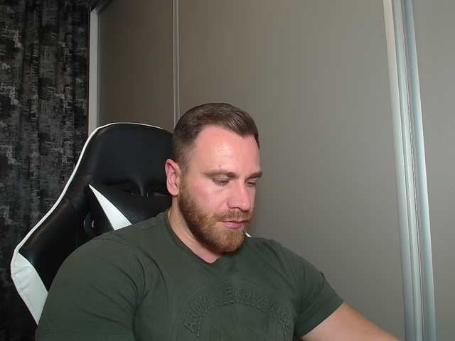 Thori921 — live male cam