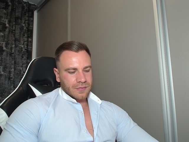 Thori921 live webcam show