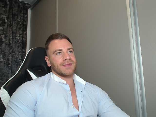 Thori921 live webcam show