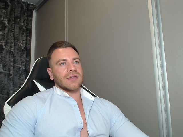 Thori921 live webcam show