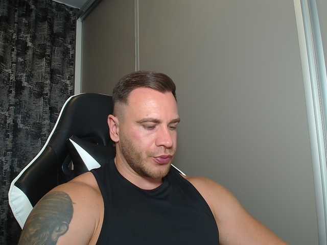 Thori921 live webcam show
