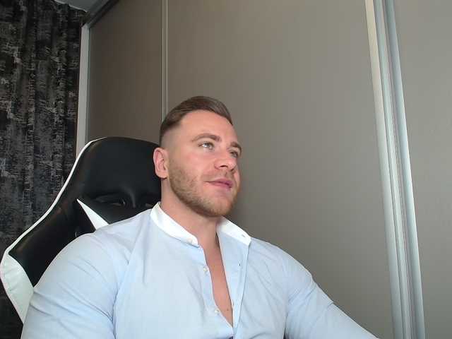 Thori921 live webcam show