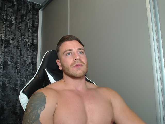 Thori921 live webcam show
