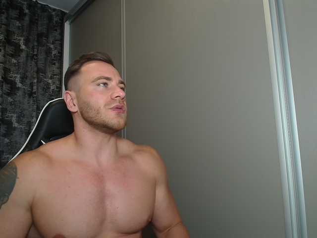 Thori921 live webcam show