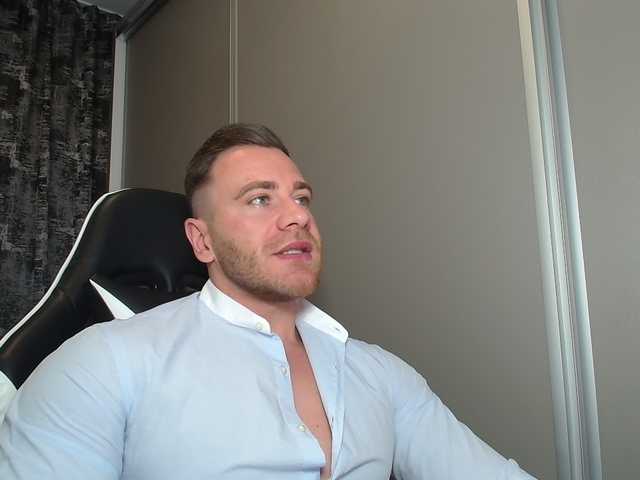 Thori921 live webcam show