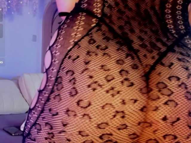 Mia-Bloom live cam on BongaCams
