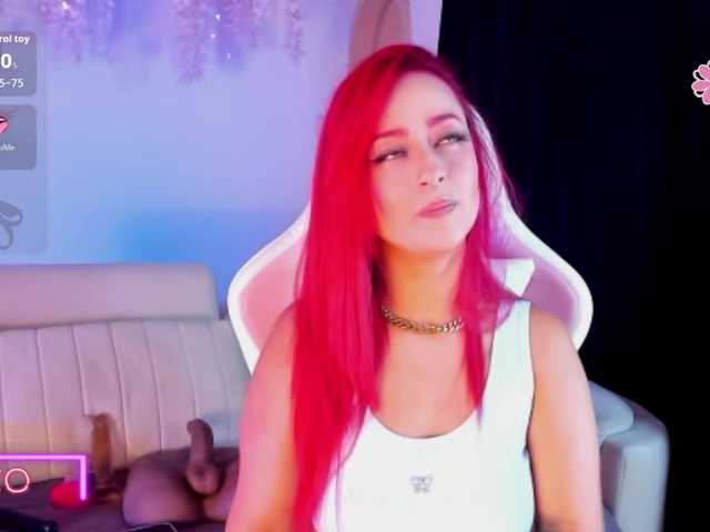 Mia-Bloom live cam on UnifiedCams
