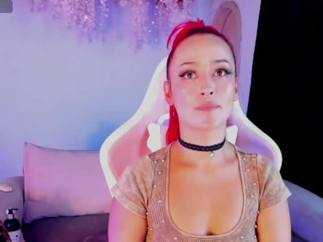 Mia-Bloom live cam on BongaCams