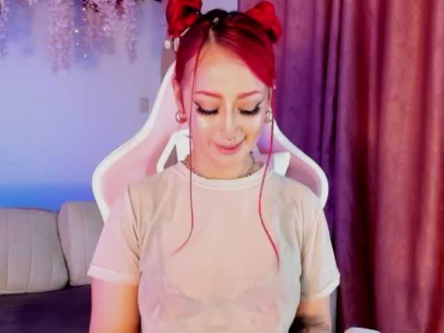 Mia-Bloom, en directo ahora en BongaCams