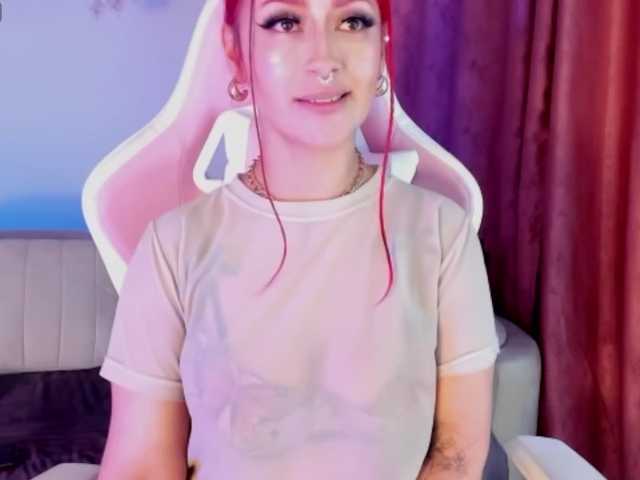 Mia-Bloom, en vivo ahora en BongaCams