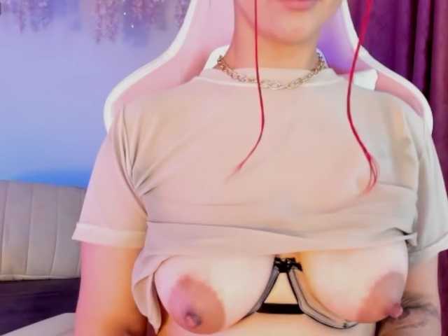 Mia-Bloom live cam preview
