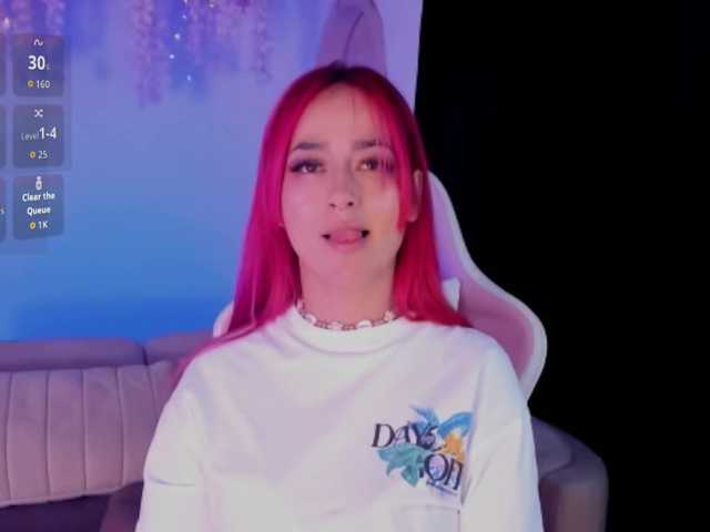 Mia-Bloom live cam on BongaCams