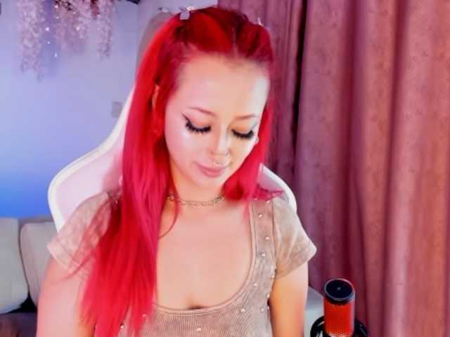 Mia-Bloom live cam on BongaCams