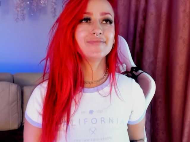 Mia-Bloom live cam on BongaCams