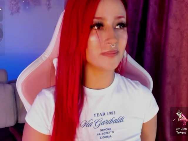 Mia-Bloom live cam preview