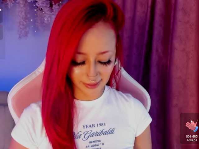 Mia-Bloom live cam on BongaCams
