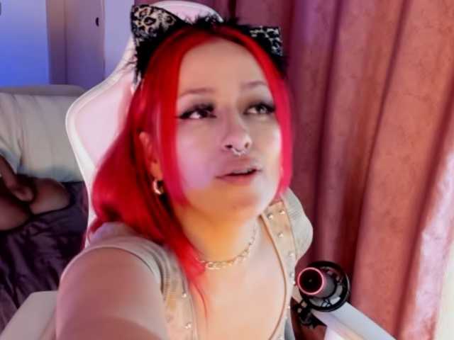 Mia-Bloom live cam on BongaCams