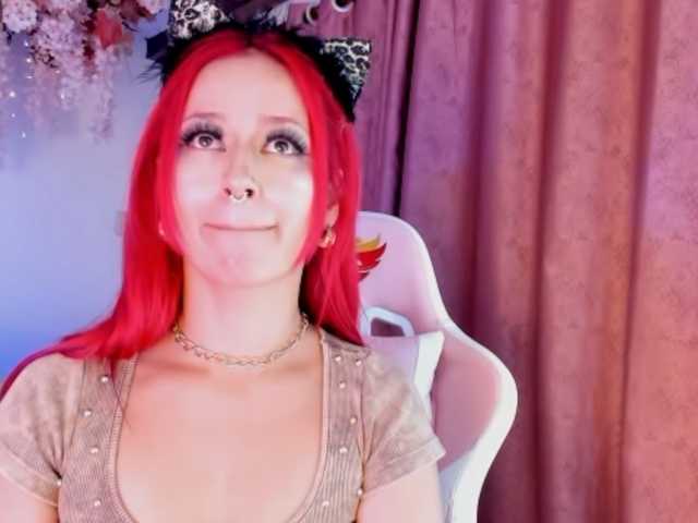 Mia-Bloom live cam on BongaCams