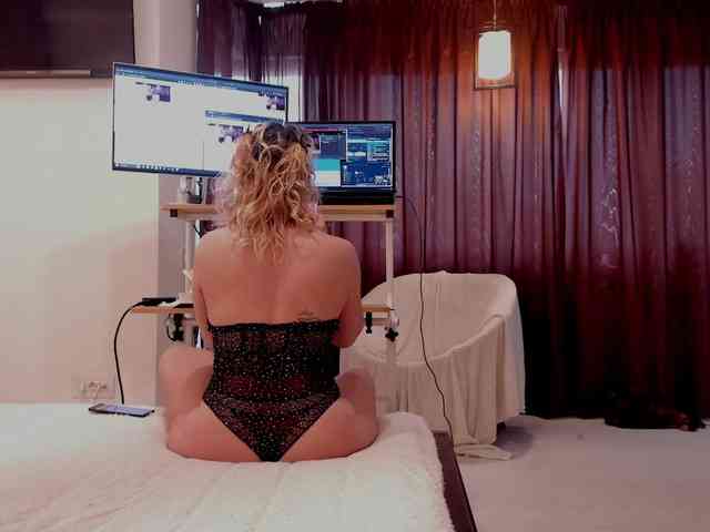 aryahunt Live Webcam on BongaCams