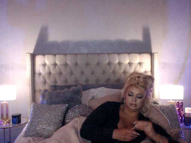 xtinastar live cam on BongaCams