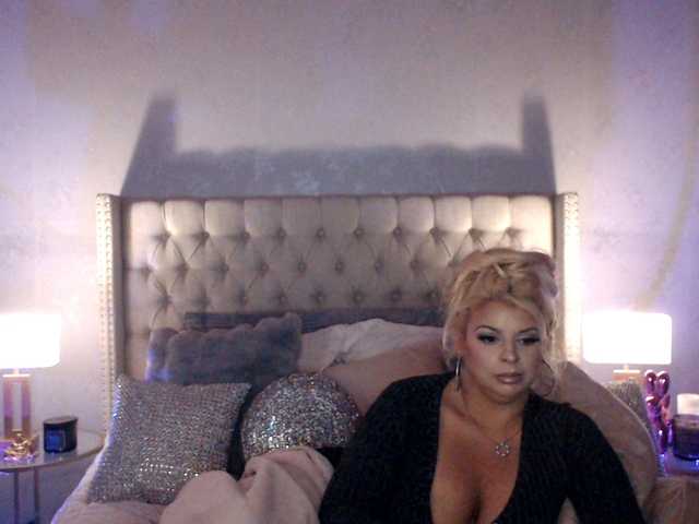 xtinastar live cam on BongaCams