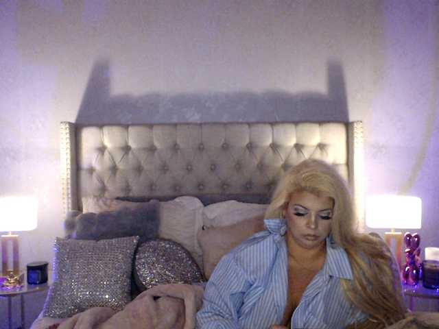 xtinastar live cam on BongaCams