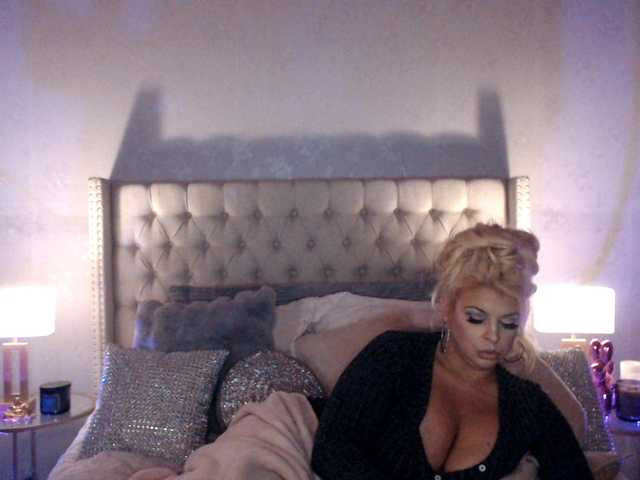 xtinastar live cam on BongaCams