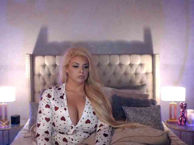 xtinastar Live Webcam on BongaCams