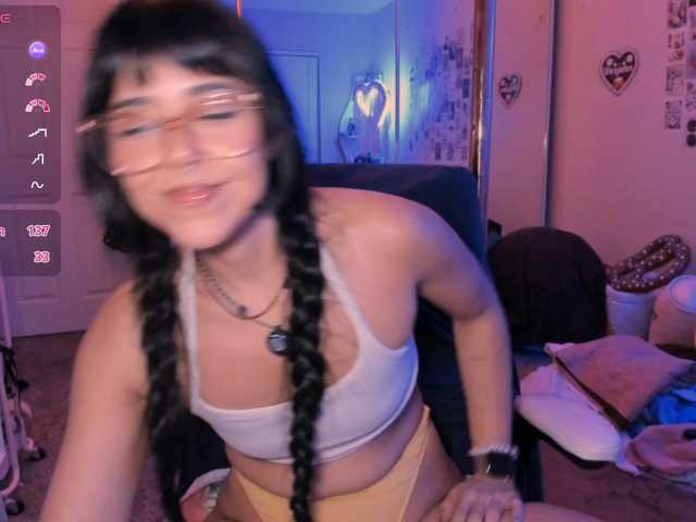 EveeLuna, en vivo ahora en BongaCams