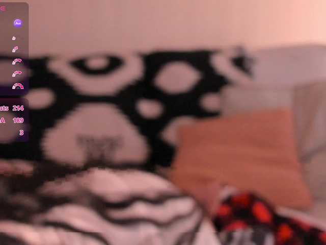 EveeLuna live webcam show