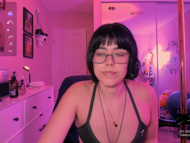 EveeLuna live cam
