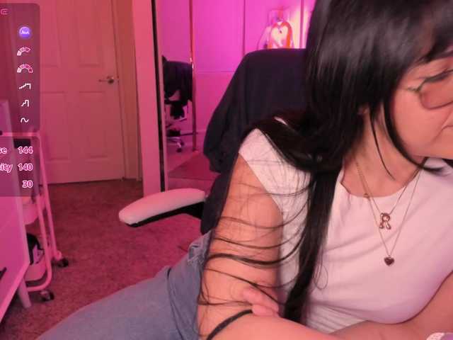 EveeLuna's BongaCams show and profile