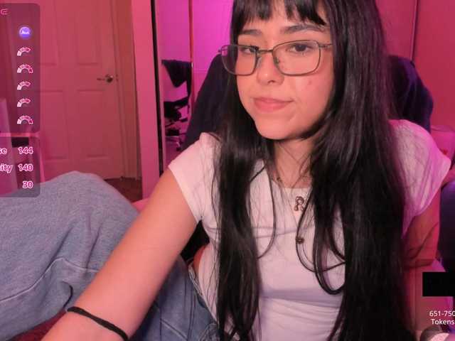 EveeLuna's BongaCams show and profile
