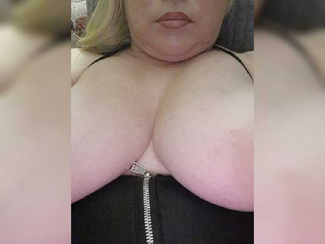 Alinaa live cam on BongaCams