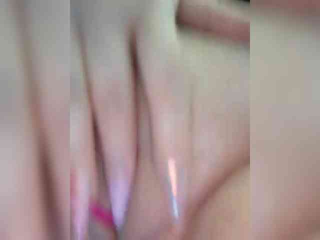 BlondeAlis webcam