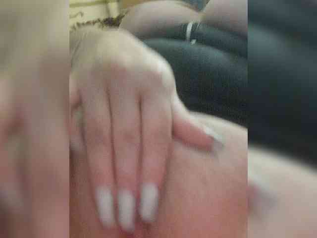 BlondeAlis webcam
