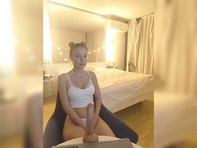 Lola3000 live cam on BongaCams