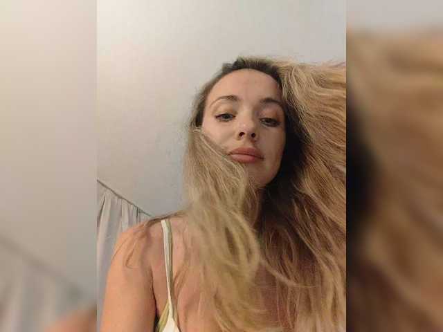 Zvezda_Lola live webcam show