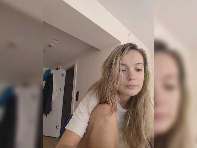Lola3000 live cam on BongaCams
