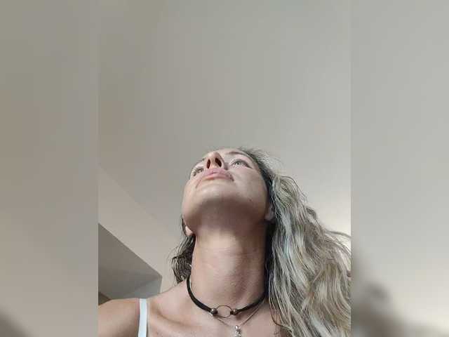 Lola3000 live cam on BongaCams