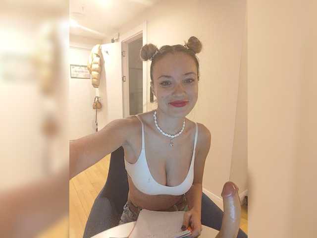 Lola3000 live cam on BongaCams