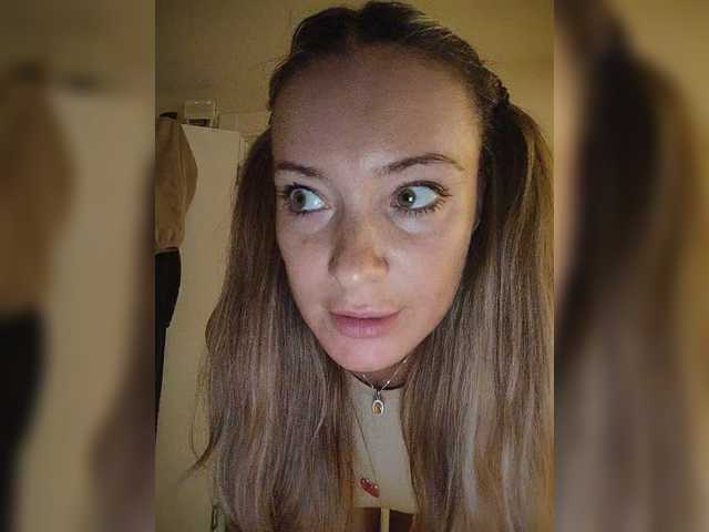 Lola3000 live cam on BongaCams