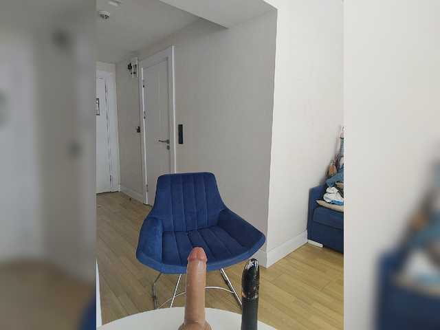 Zvezda_Lola live cam preview