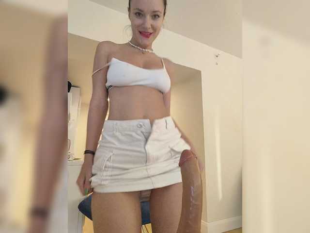 Lola3000 live cam on BongaCams