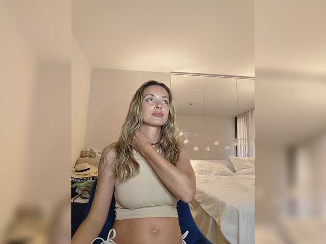 Lola3000 live cam on BongaCams
