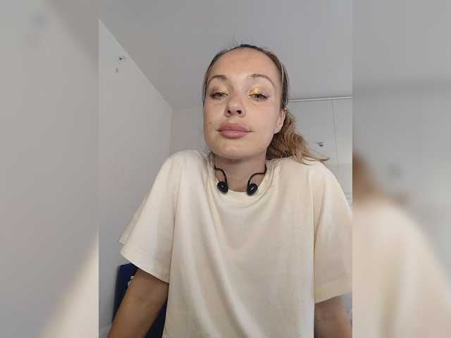 Lola3000 live cam on BongaCams