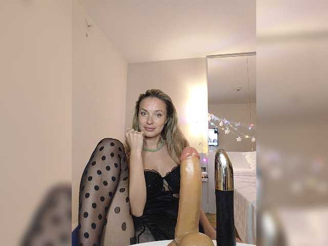 Lola3000 live webcam show