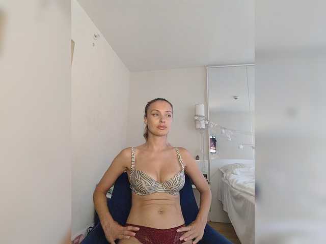 Zvezda_Lola live webcam show