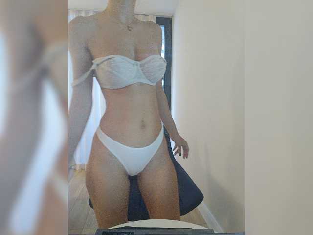 Lola3000, en vivo ahora en BongaCams
