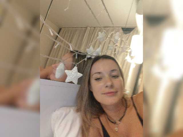 Lola3000 live cam on BongaCams